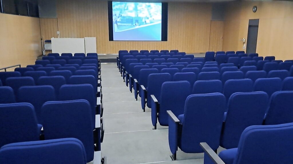 中工場女子更衣室