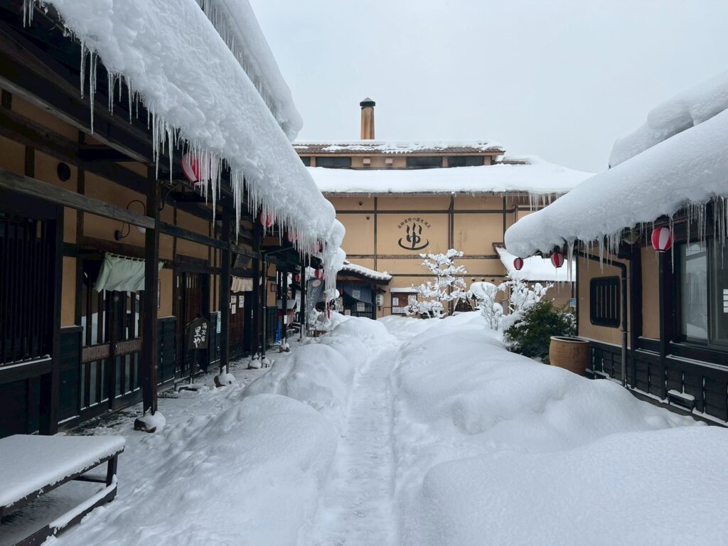 神楽門前湯治村（冬）
