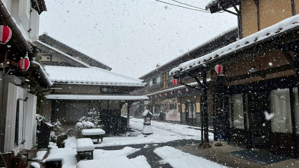 神楽門前湯治村（冬）