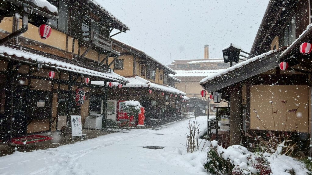神楽門前湯治村（冬）
